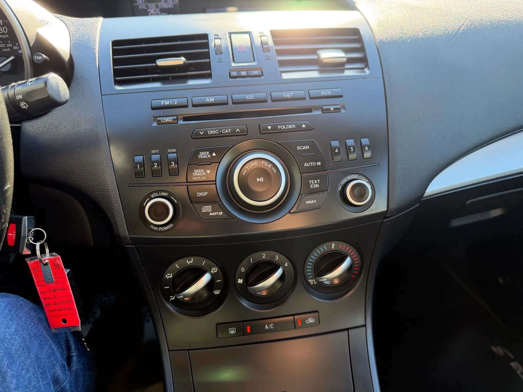 Used 2012 MAZDA MAZDA3 i Touring image 23