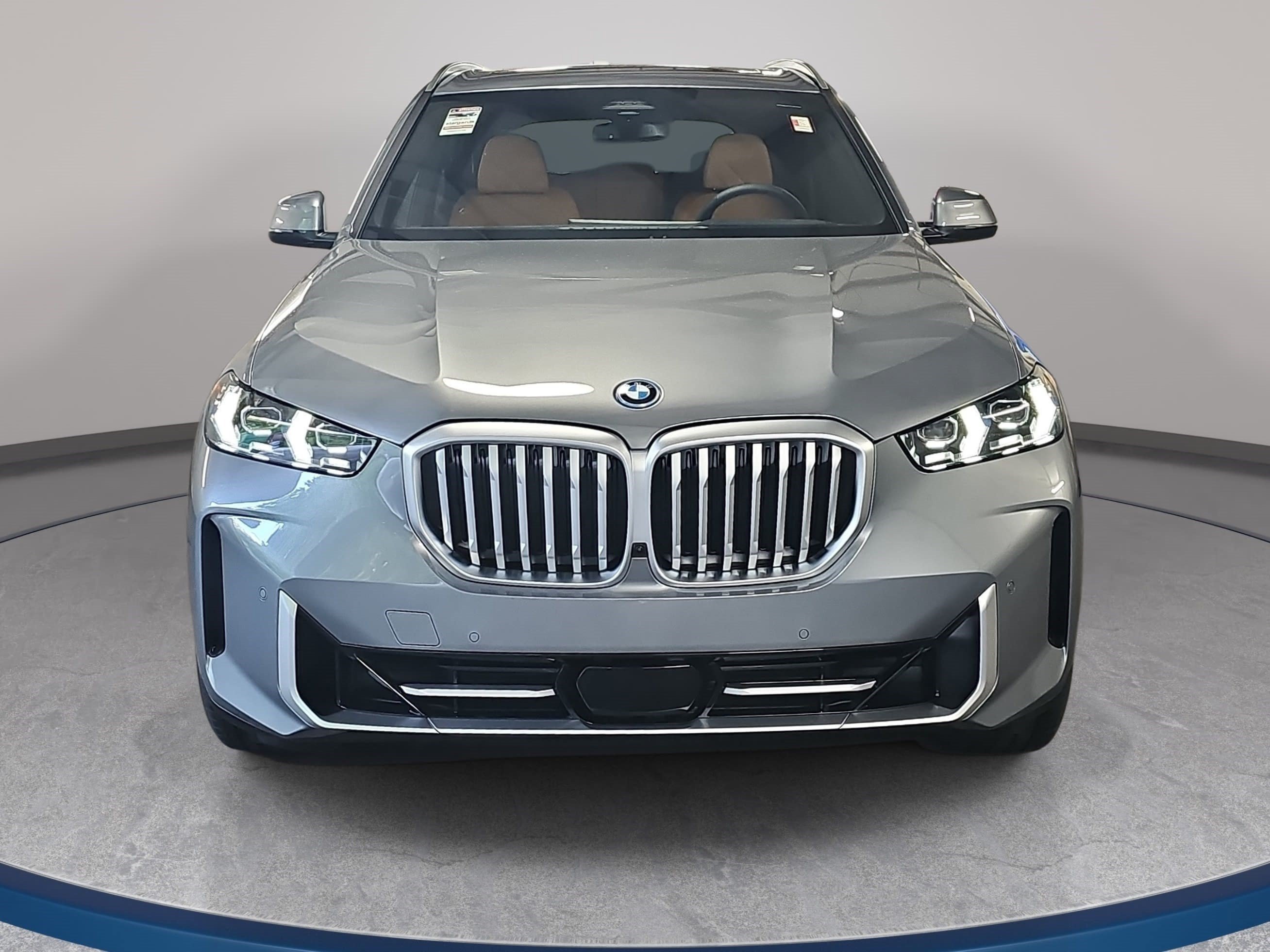 New 2026 BMW X5 xDrive50e w/ Climate Comfort Package AWD/4WD image 2