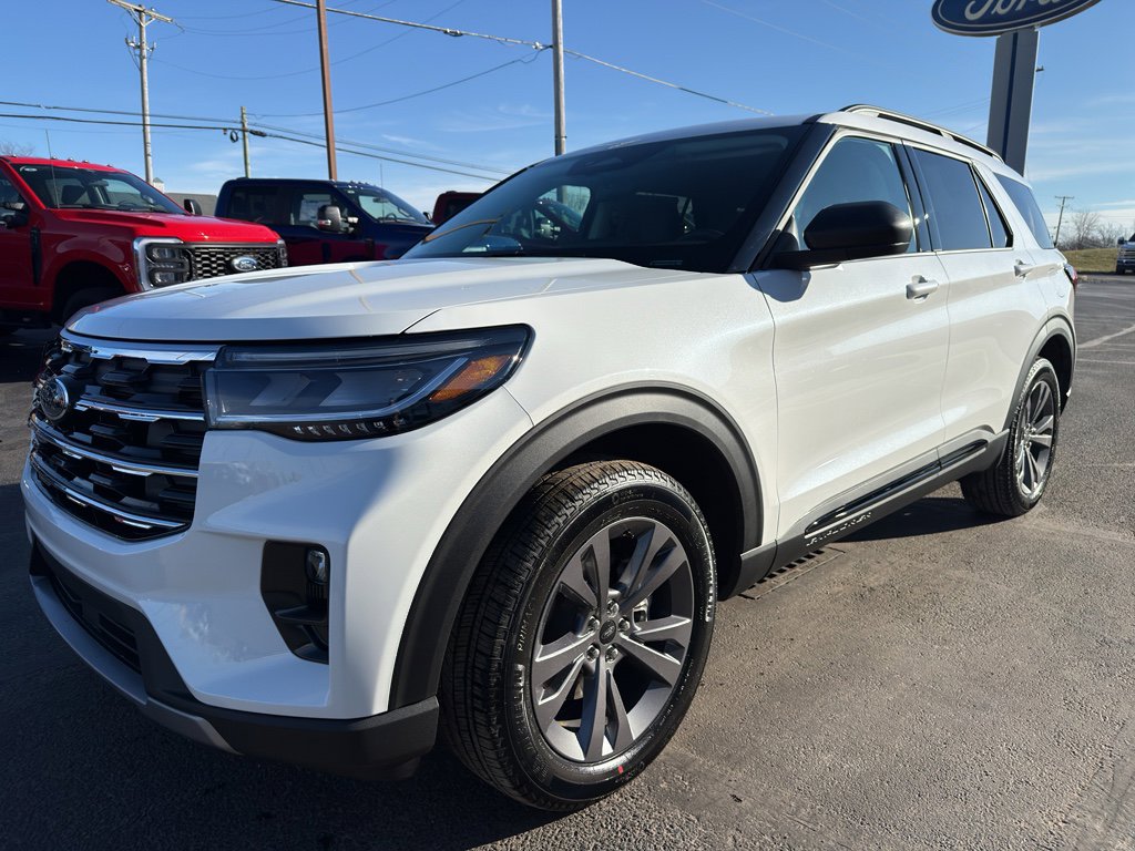 New 2026 Ford Explorer Active w/ Active Comfort Package image 4