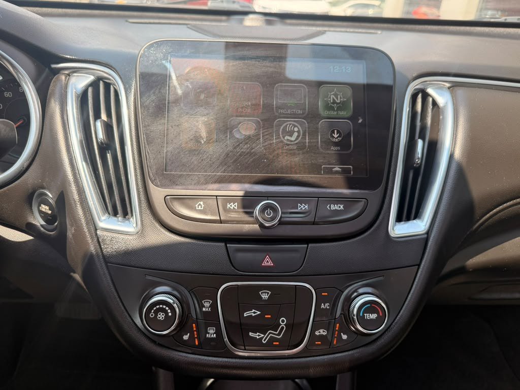 Used 2018 Chevrolet Malibu LT w/ Leather Package FWD image 27
