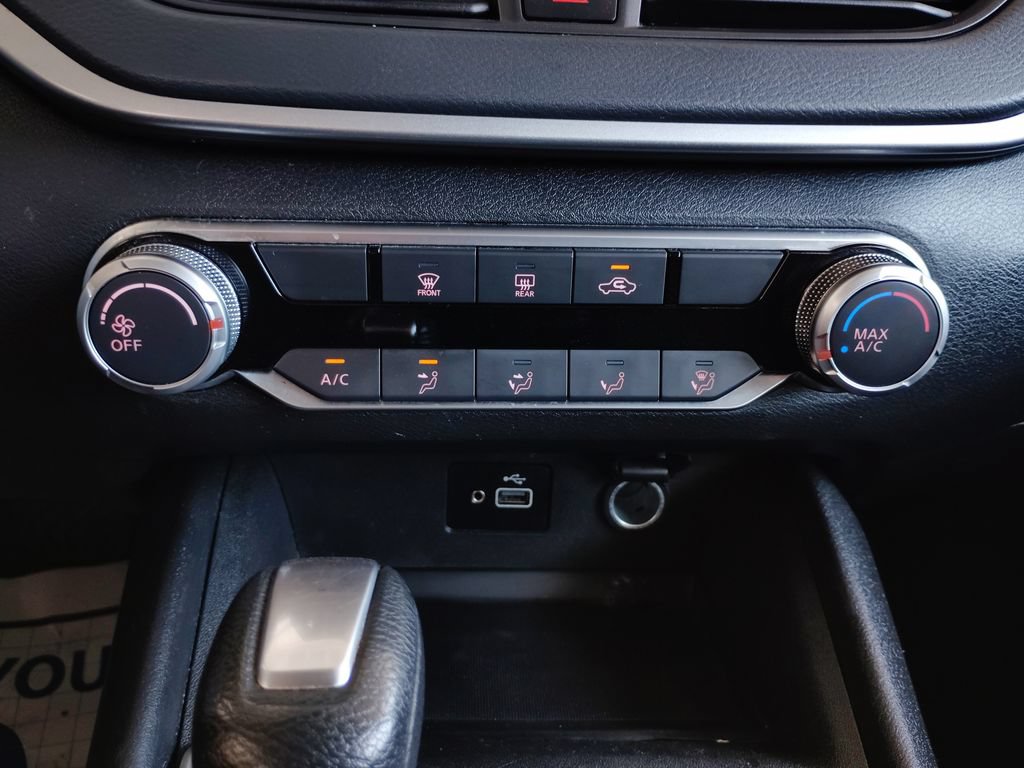 Used 2024 Nissan Altima 2.5 S FWD image 32
