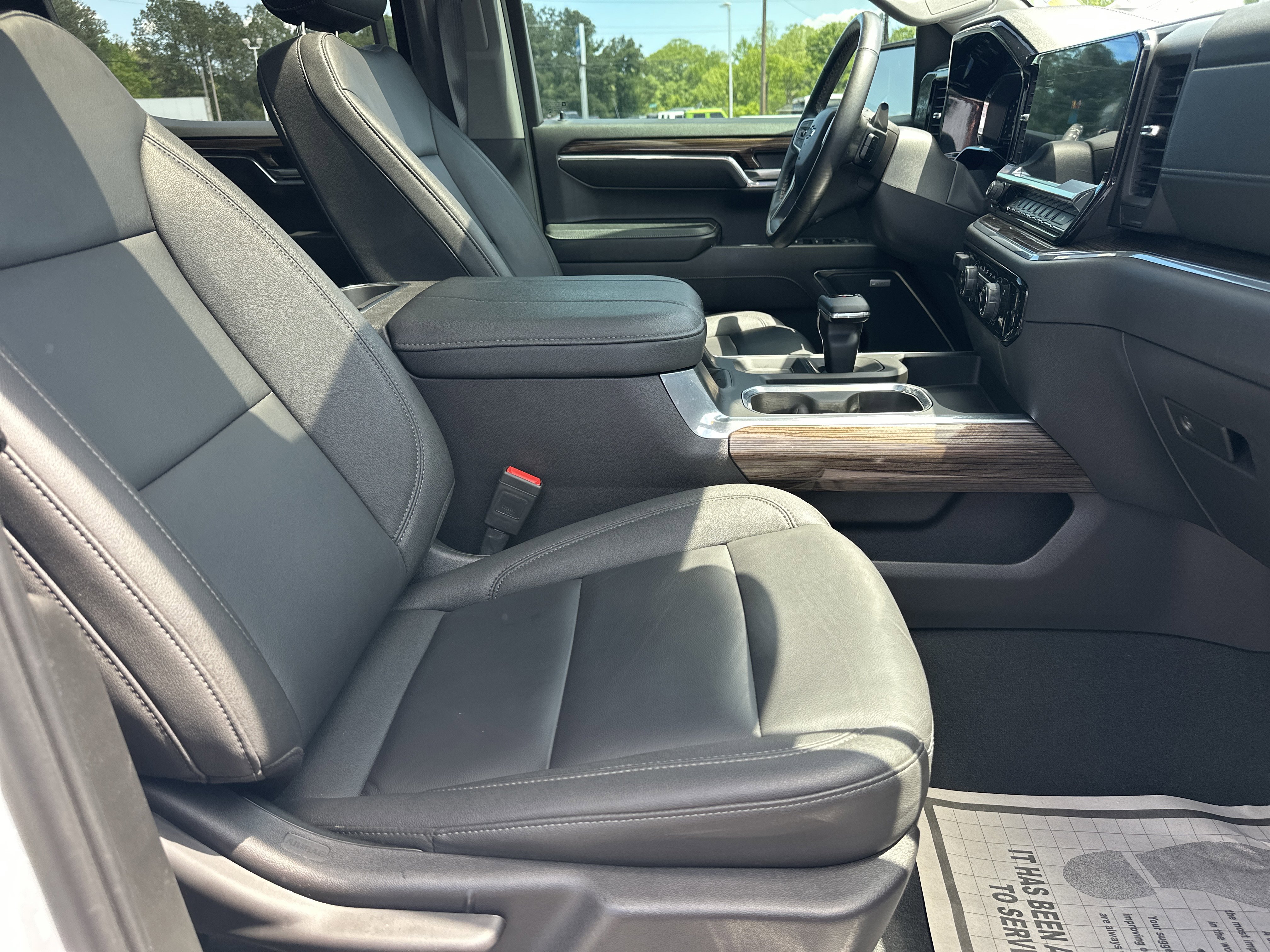 Used 2024 Chevrolet Silverado 1500 LT Trail Boss w/ LT Trail Boss Premium Package AWD/4WD image 14
