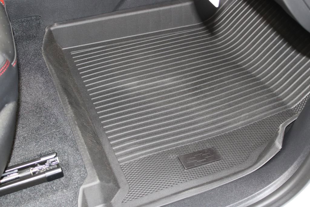 New 2026 Chevrolet Traverse RS w/ LPO, Floor Liner Package FWD image 26