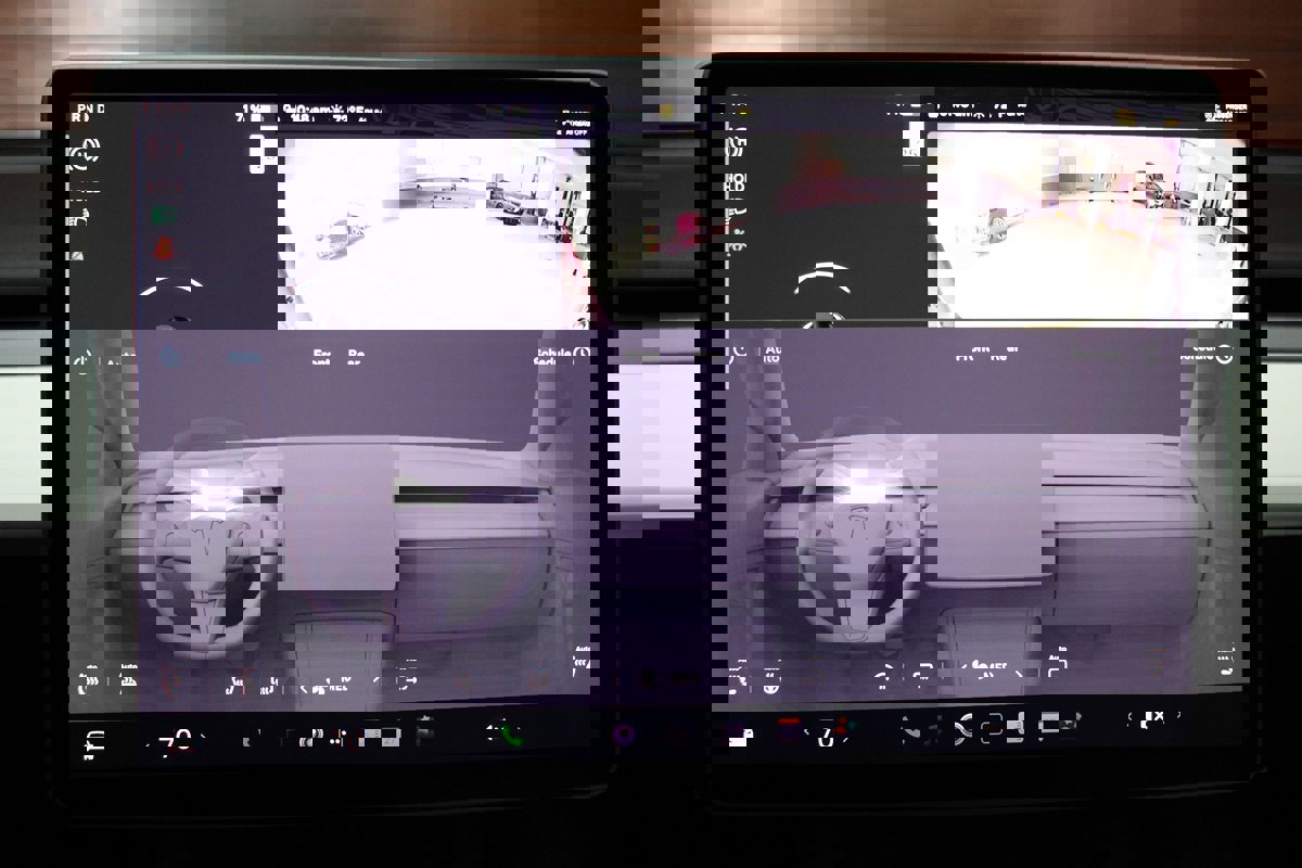 Used 2021 Tesla Model Y Long Range image 18