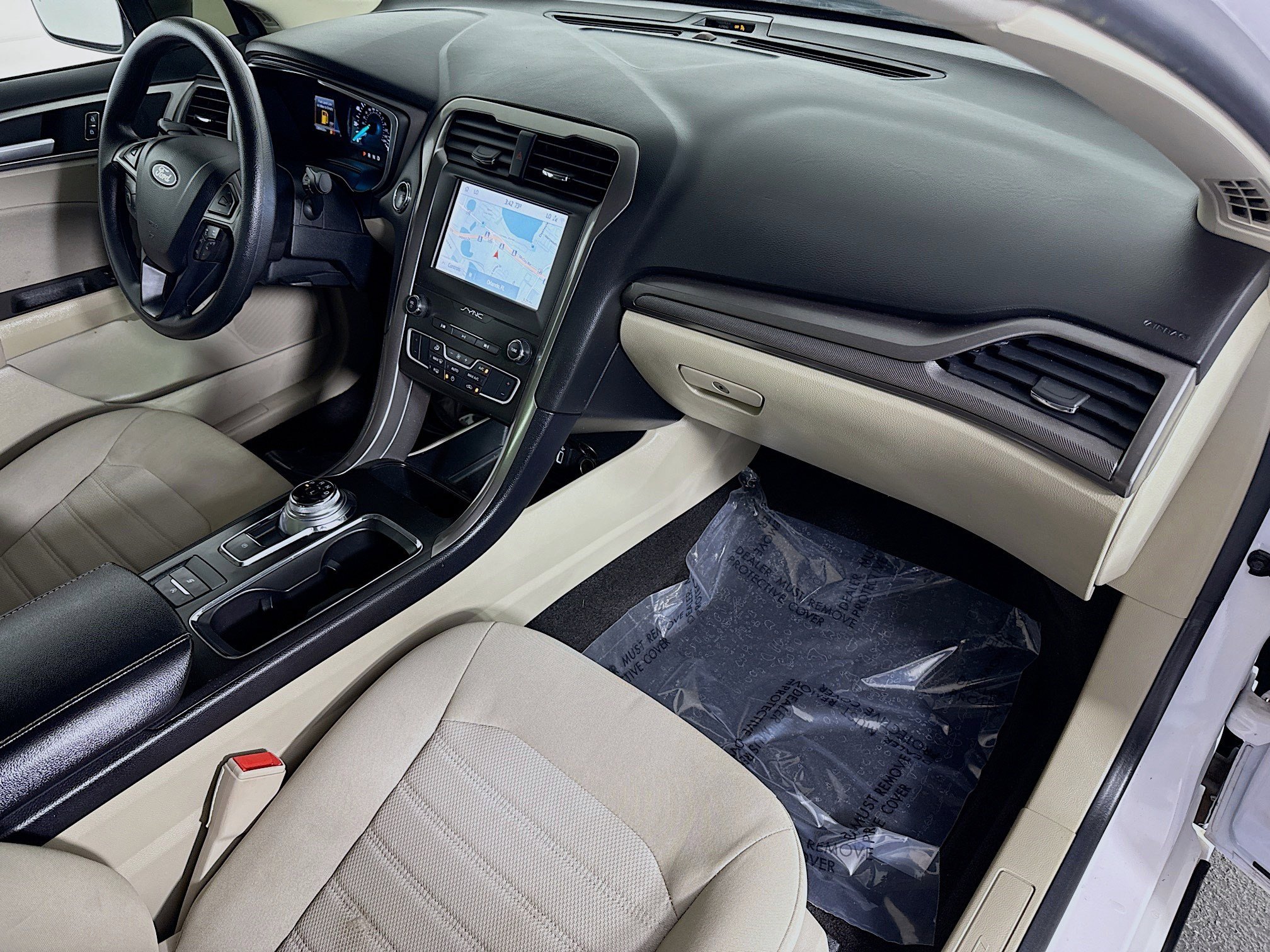 Used 2020 Ford Fusion SE image 30