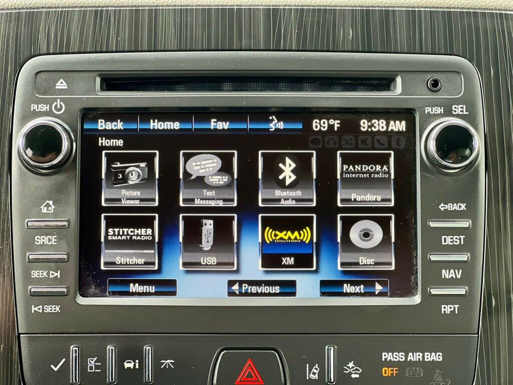 Used 2017 Chevrolet Traverse Premier image 25