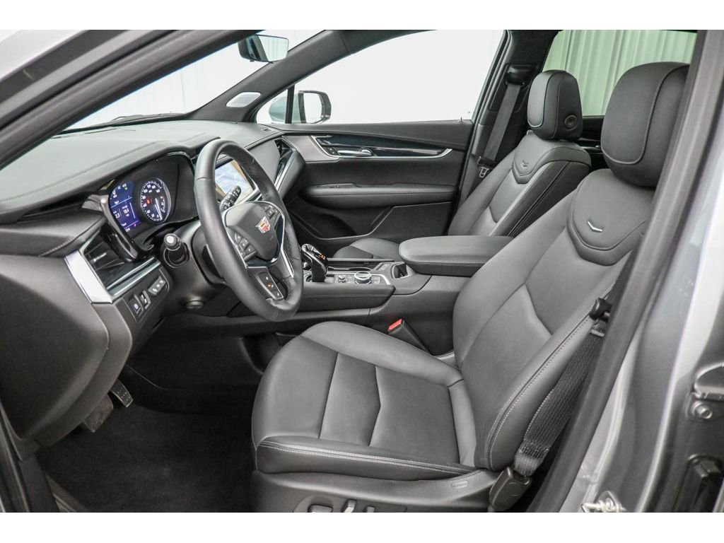 Used 2024 Cadillac XT5 Premium Luxury w/ Technology Package image 16