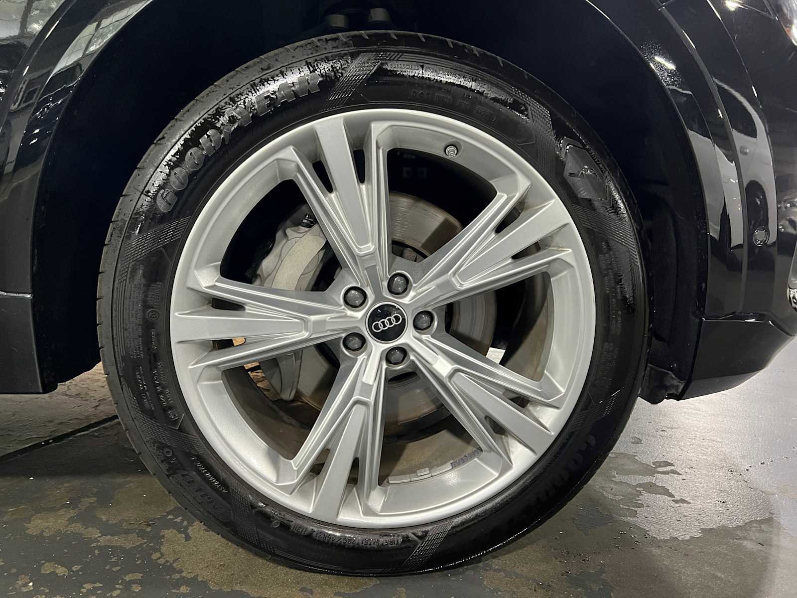 Used 2022 Audi Q8 Premium Plus w/ Premium Plus Package image 48