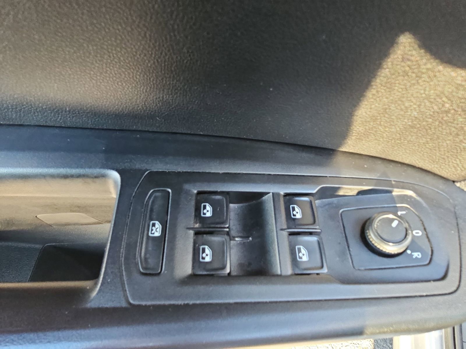 Used 2021 Volkswagen Atlas SE w/ Panoramic Sunroof Package image 27