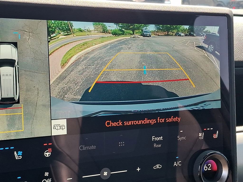 Used 2025 Lexus GX 550 w/ Accessory Package (2T) AWD/4WD image 4