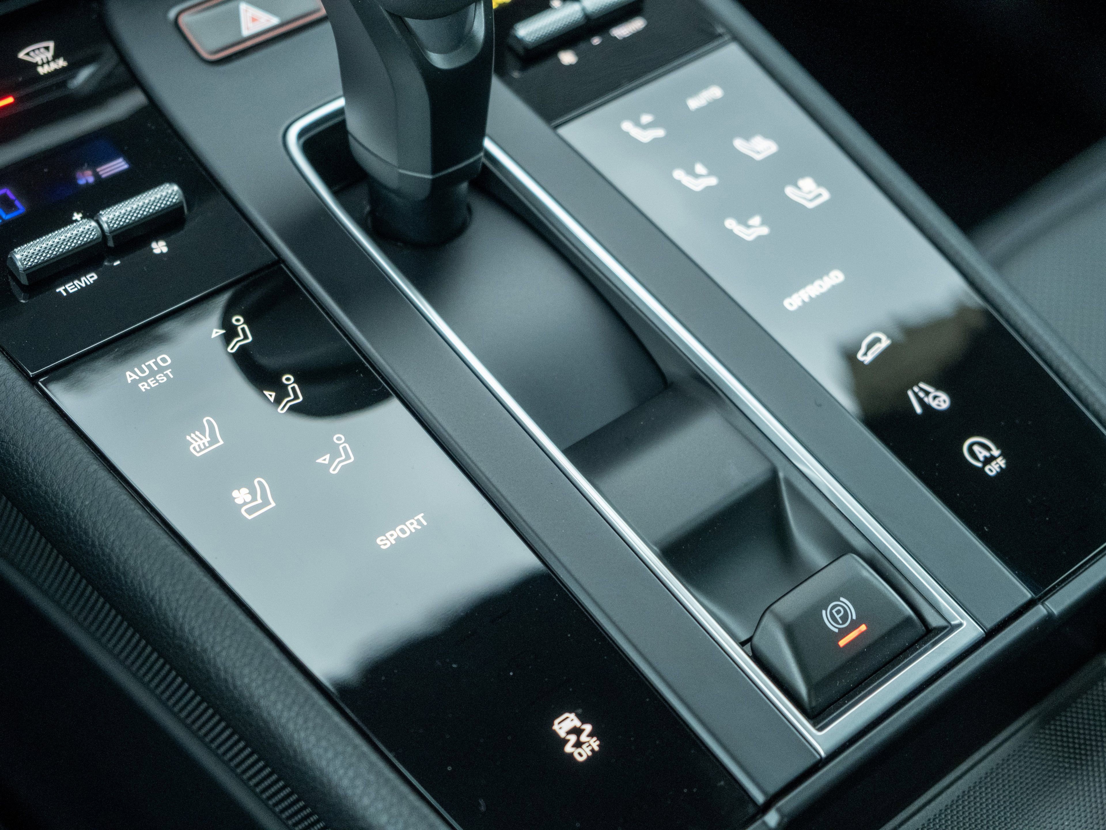 Certified 2026 Porsche Macan image 22