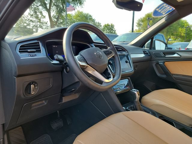 Used 2022 Volkswagen Tiguan SE AWD/4WD image 10