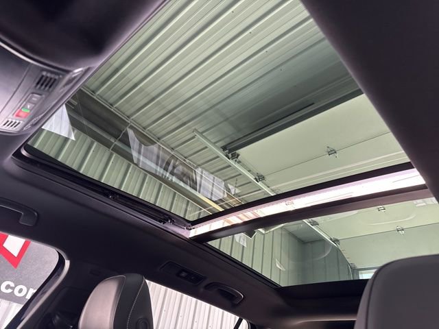 Used 2022 Volkswagen Tiguan SEL R-Line image 19