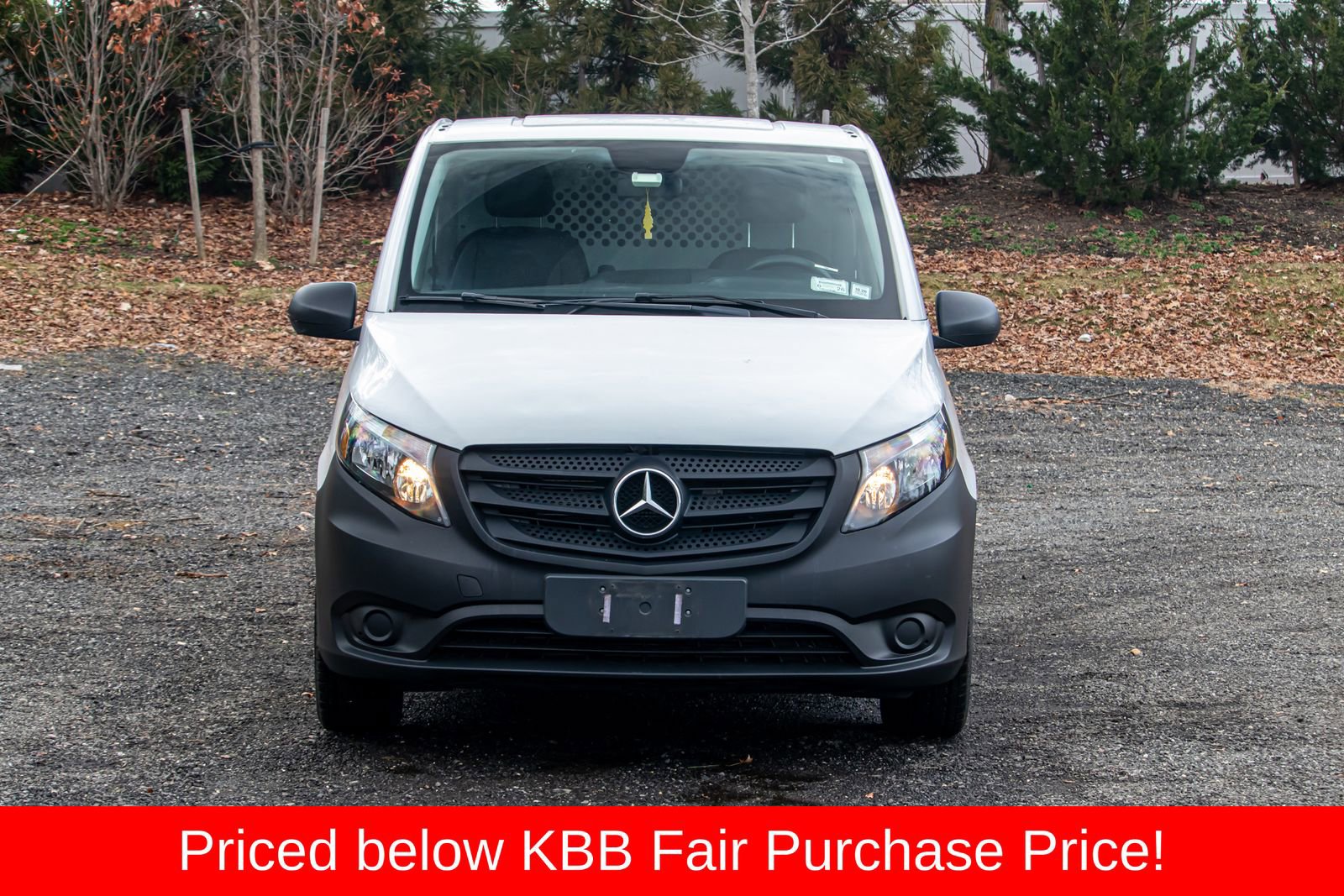 Used 2018 Mercedes-Benz Metris image 2