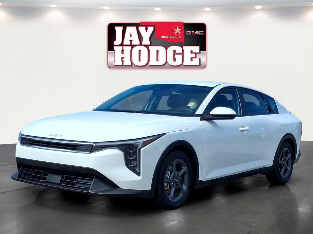 Used 2025 Kia K4 FWD image 2