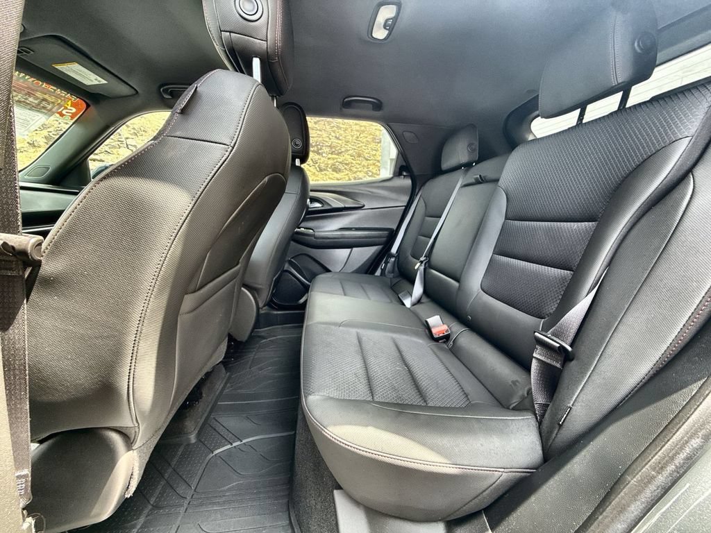 Used 2023 Chevrolet TrailBlazer RS w/ Convenience Package FWD image 15