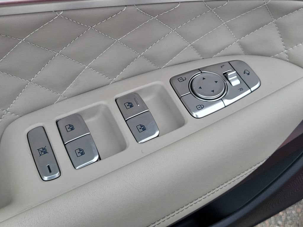 Used 2022 Genesis G70 3.3T RWD image 17