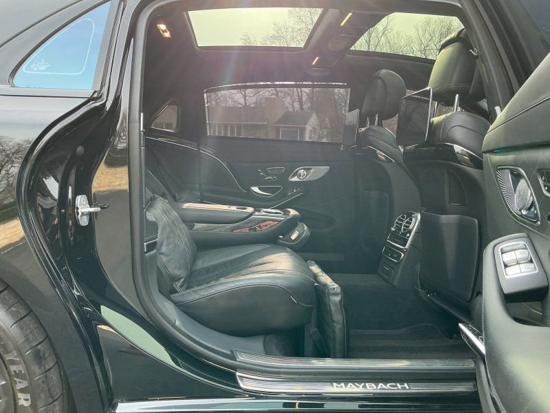 Used 2018 Mercedes-Benz Maybach S 560 4MATIC image 15