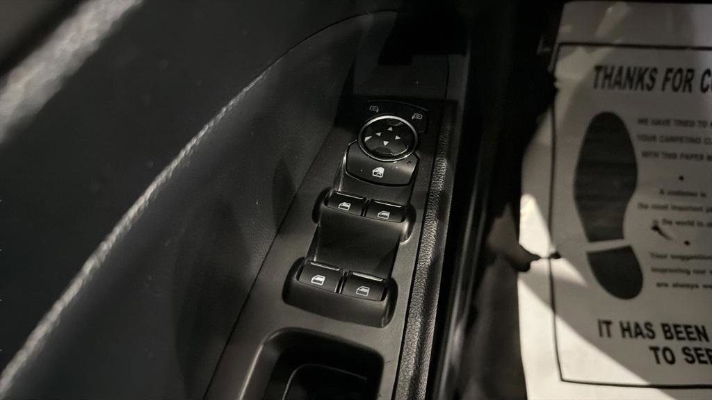 Used 2018 Ford Fusion SE w/ Fusion SE Technology Package image 19
