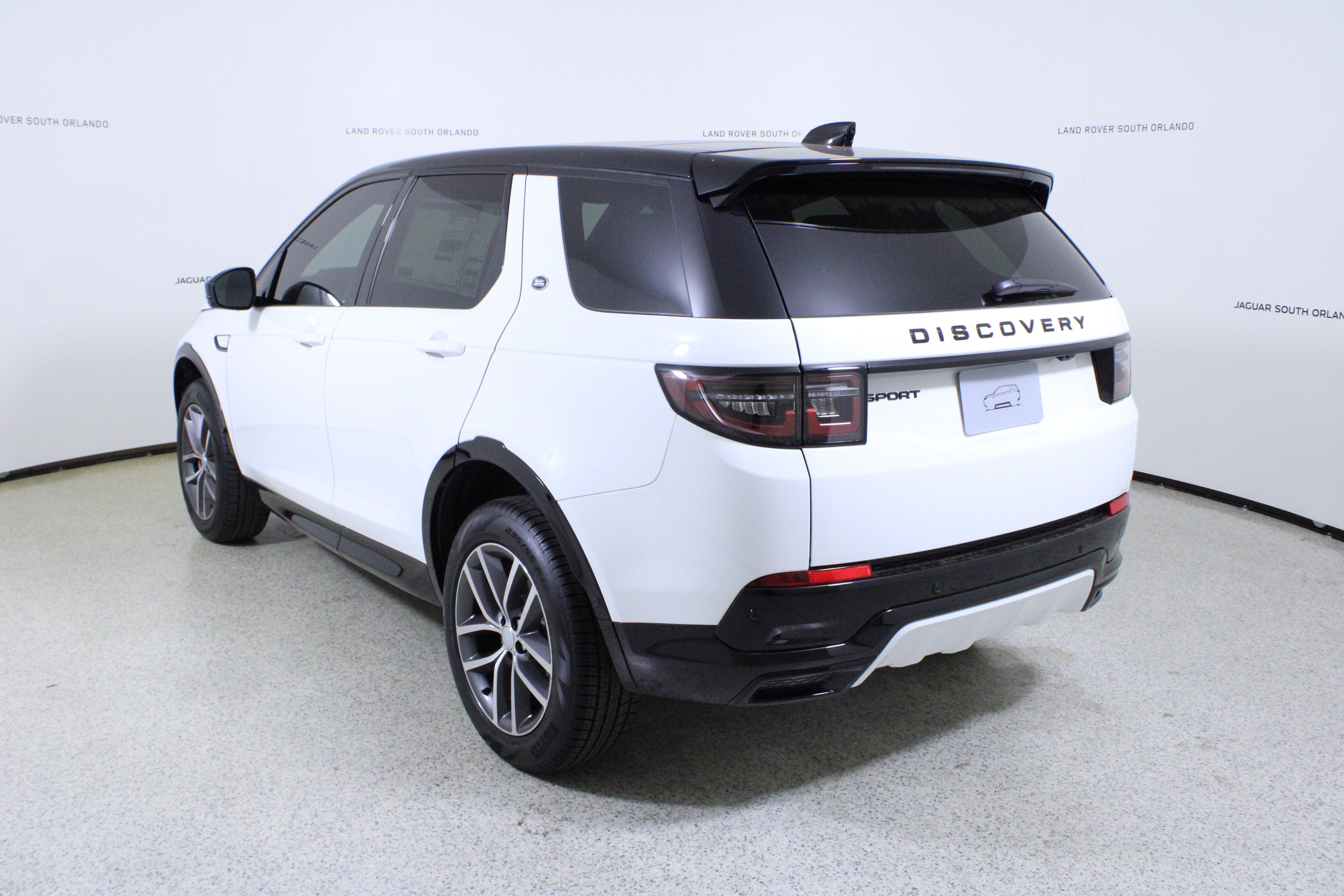 New 2026 Land Rover Discovery Sport Landmark AWD/4WD image 5