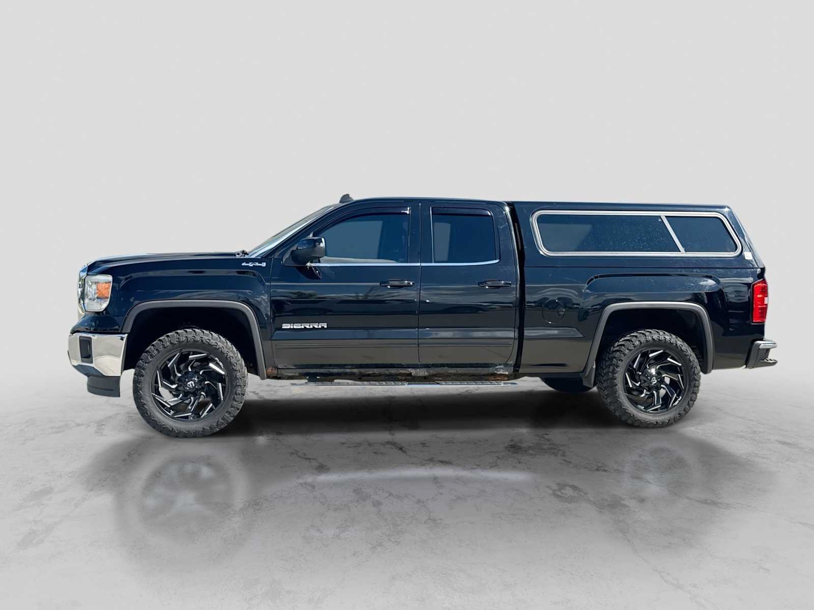Used 2014 GMC Sierra 1500 SLE w/ SLE Value Package AWD/4WD image 3