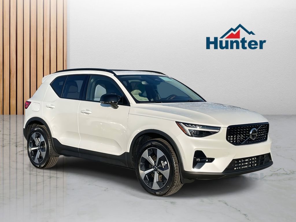 New 2026 Volvo XC40 B4 Plus w/ Protection Package Premier