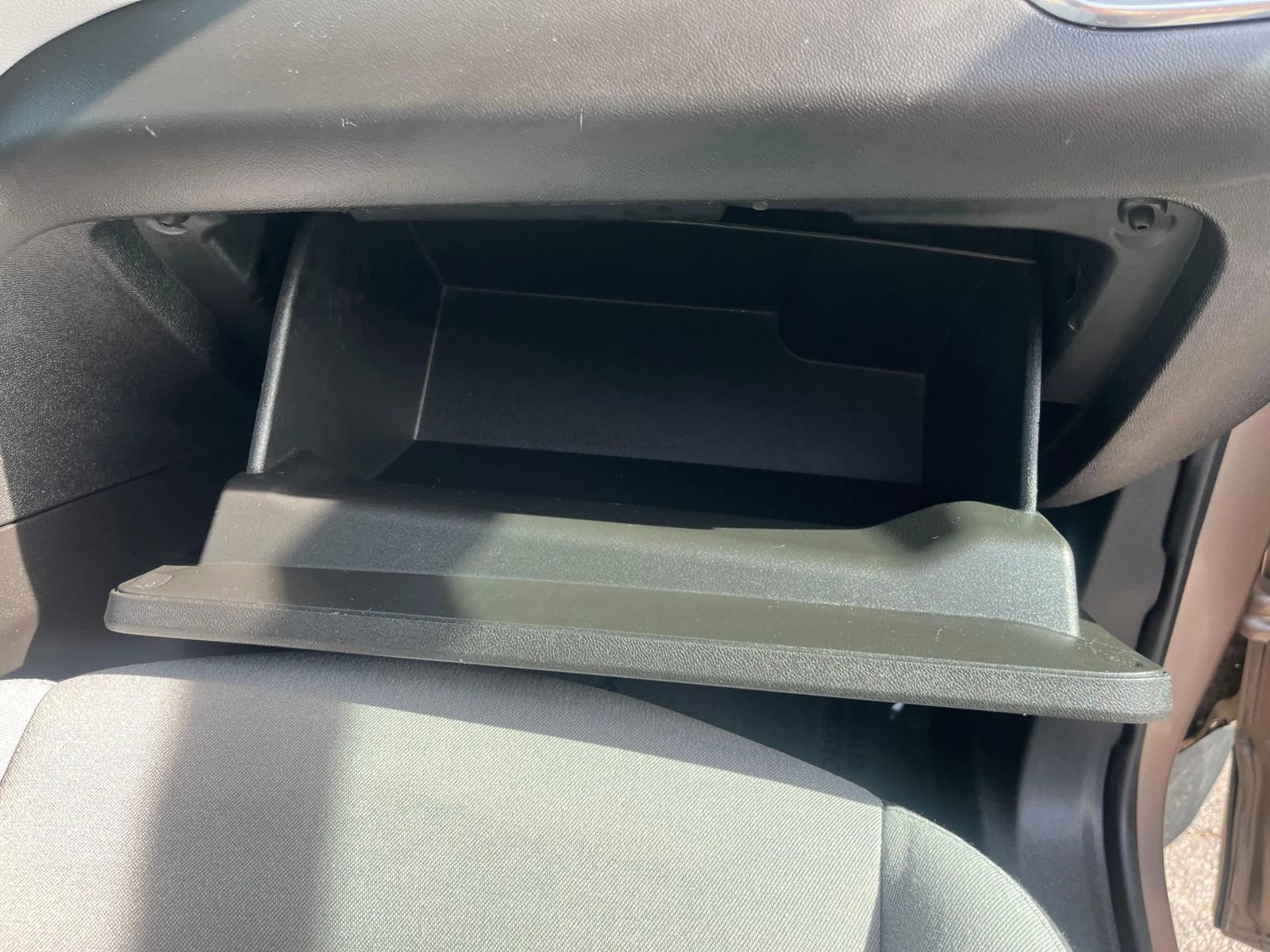 Used 2019 Chevrolet Equinox LS w/ LS Convenience Package FWD image 25