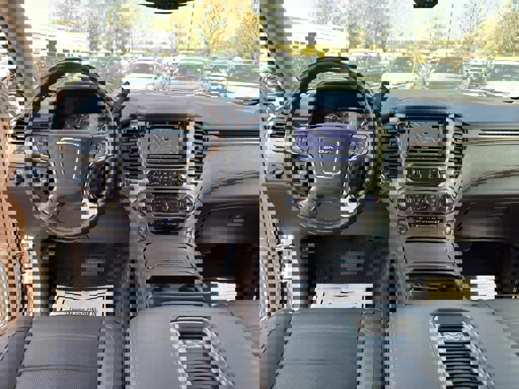 Used 2019 GMC Yukon Denali w/ Denali Ultimate Package image 28