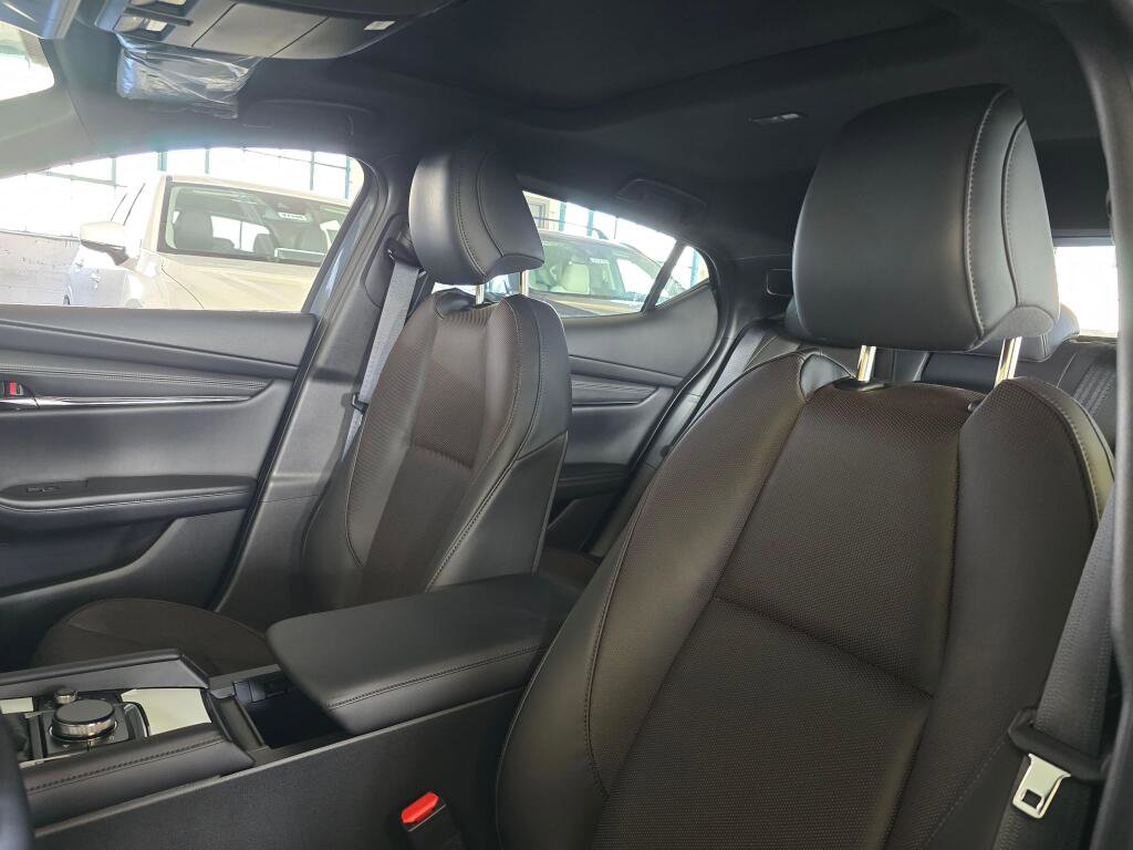 New 2026 MAZDA MAZDA3 Hatchback w/Premium Plus Pkg image 20