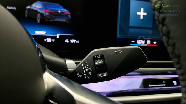 Used 2025 BMW i7 xDrive60 w/ Executive Package RWD image 59