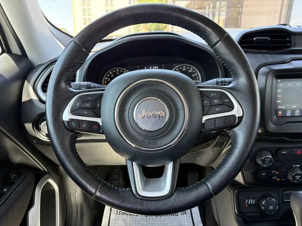 Used 2019 Jeep Renegade Latitude w/ Cold Weather Group AWD/4WD image 13