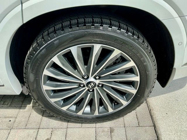 Used 2023 Hyundai Palisade Calligraphy w/ Winter Package image 17