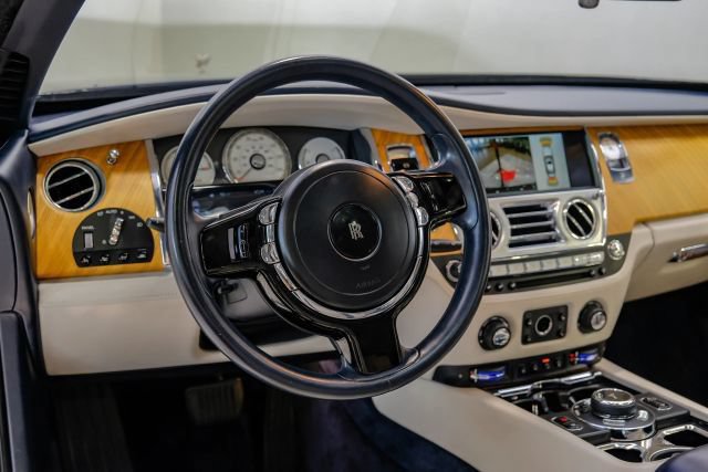 Used 2017 Rolls-Royce Wraith RWD image 20