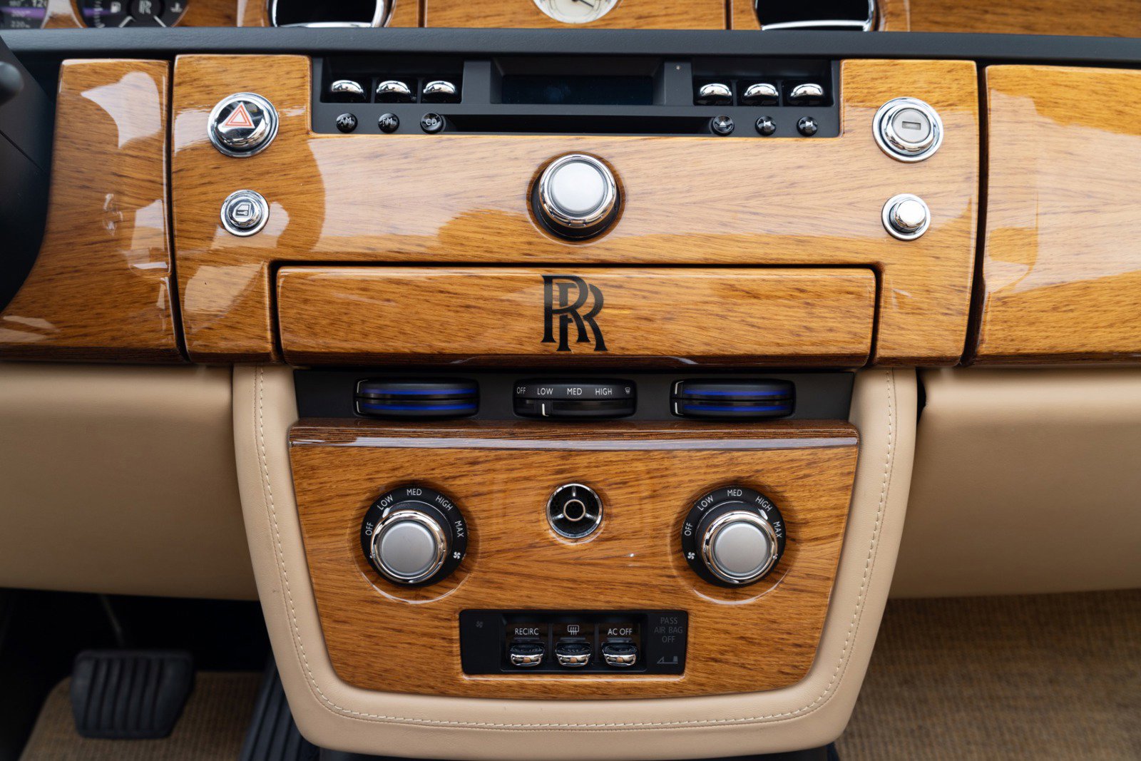 Used 2009 Rolls-Royce Phantom Drophead Coupe image 32