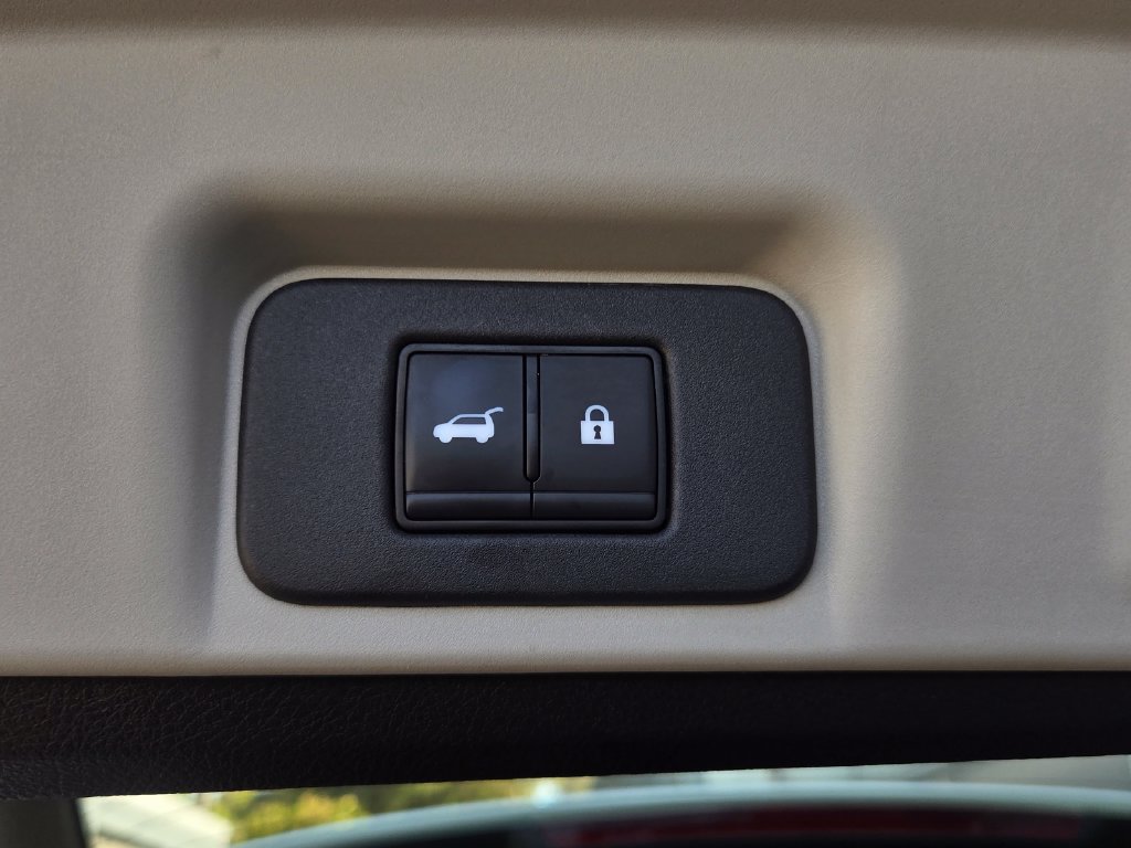 Used 2024 Nissan Ariya FWD image 27