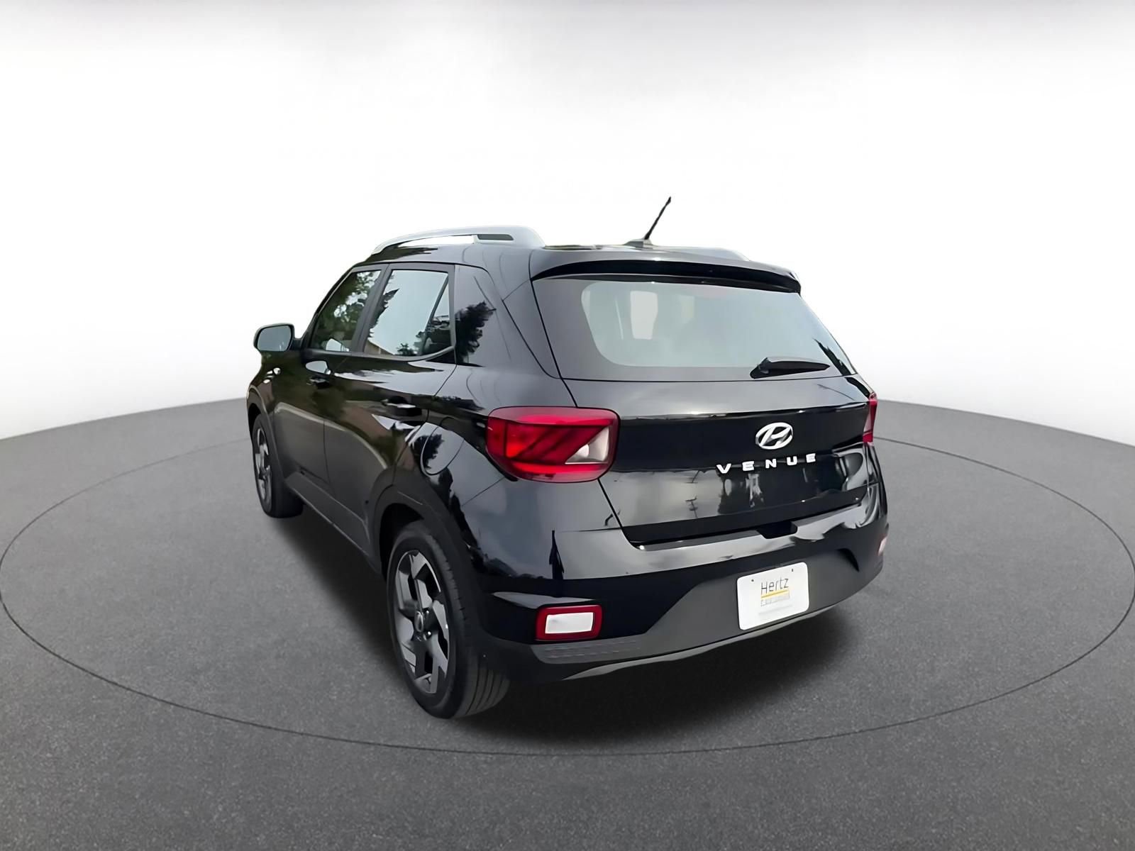 Used 2025 Hyundai Venue SEL image 11