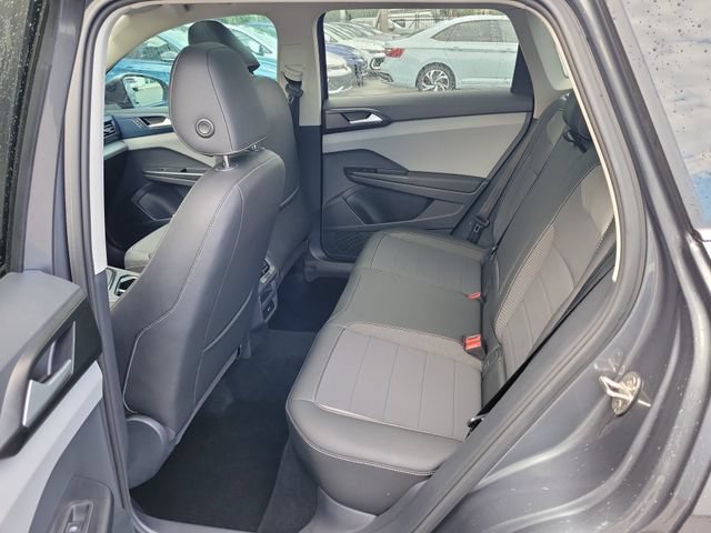 Certified 2023 Volkswagen Taos SE FWD image 10