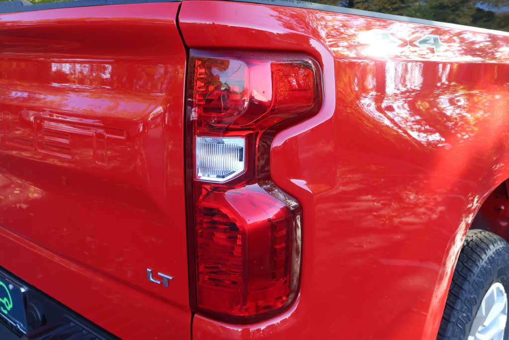 Certified 2024 Chevrolet Silverado 1500 LT AWD/4WD image 9