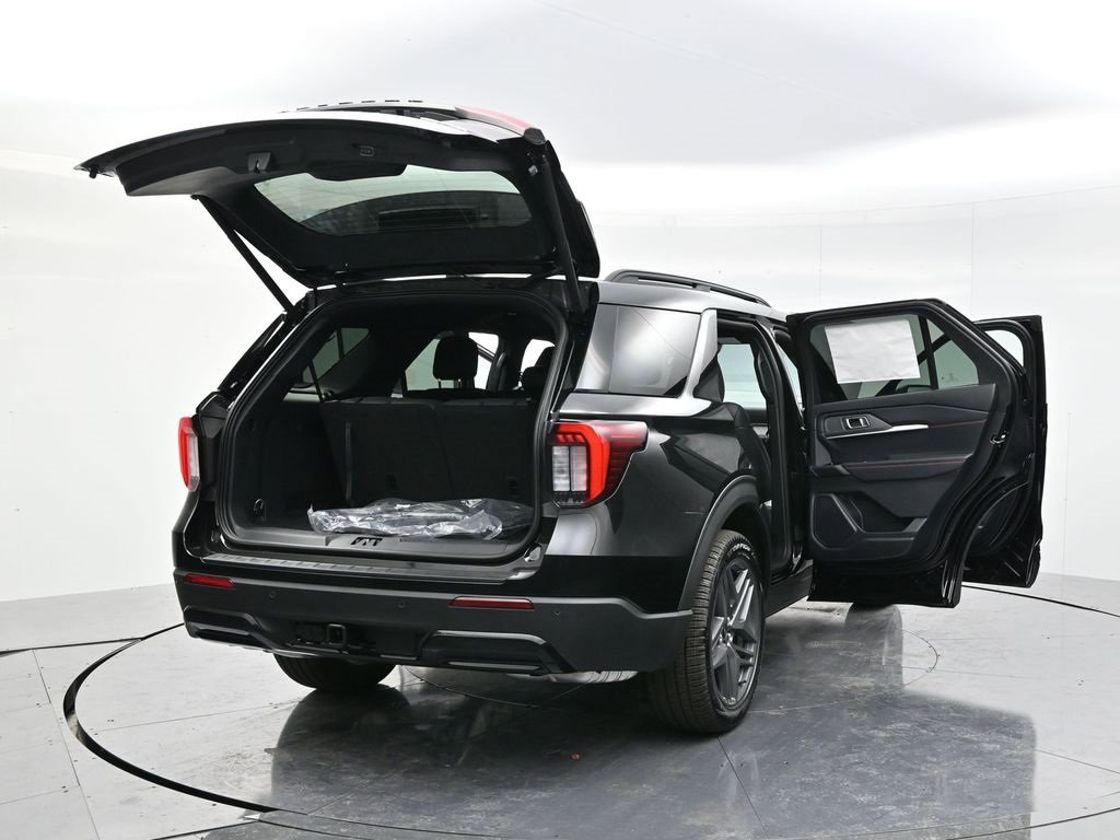 New 2026 Ford Explorer ST-Line image 59