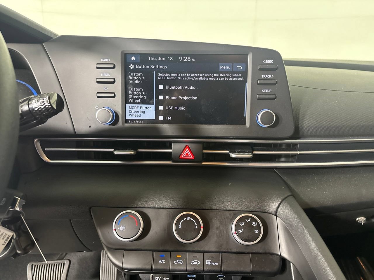 Used 2026 Hyundai Elantra SE FWD image 16