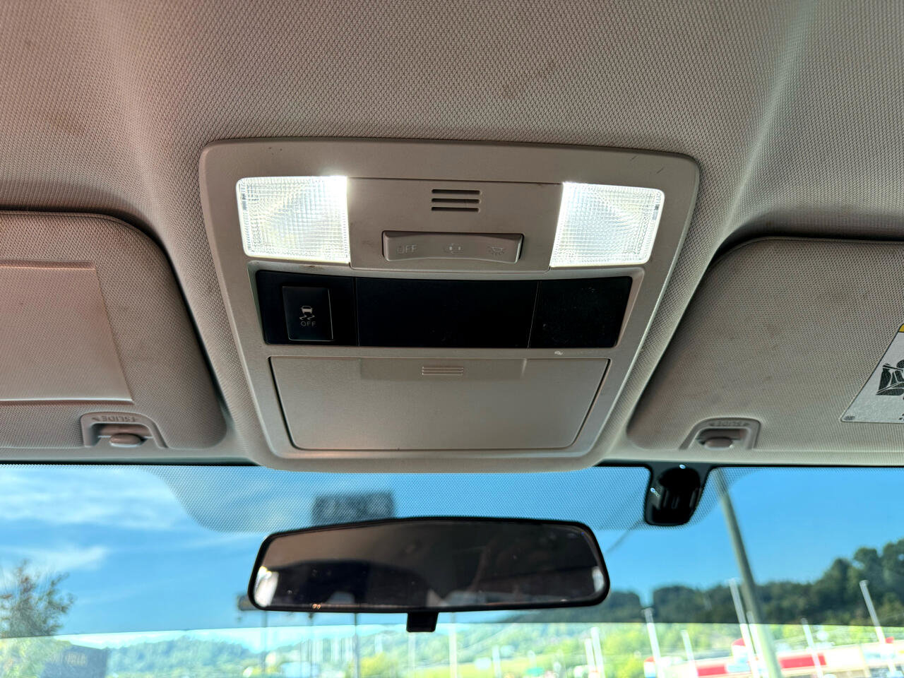 Used 2017 Toyota Tacoma SR image 13