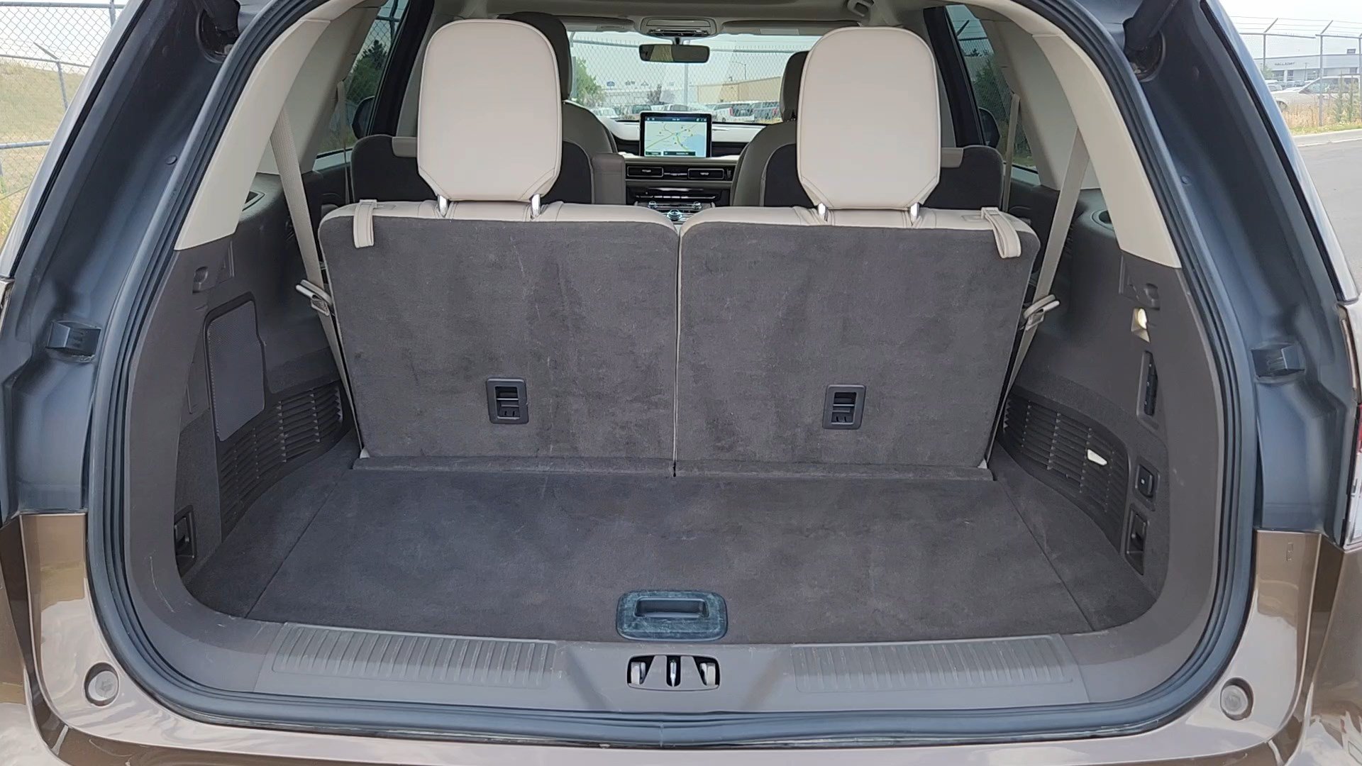 Used 2022 Lincoln Aviator Reserve w/ Equipment Group 201A RWD image 21