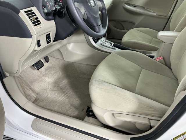 Used 2011 Toyota Corolla LE FWD image 6