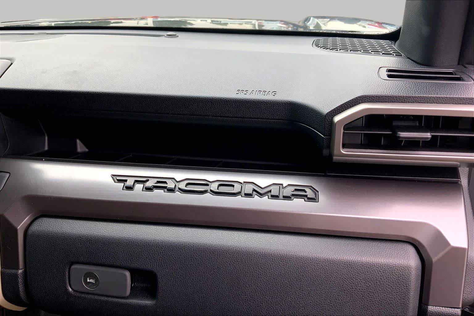 Used 2026 Toyota Tacoma SR5 AWD/4WD image 19