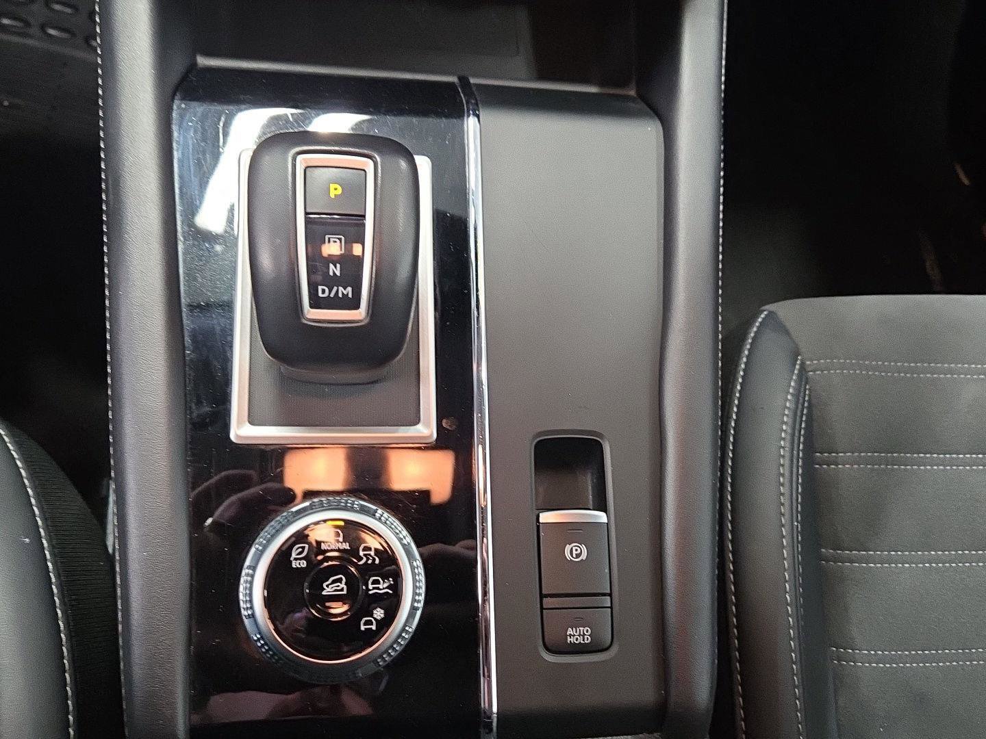 Used 2024 Mitsubishi Outlander SE Black Edition image 14