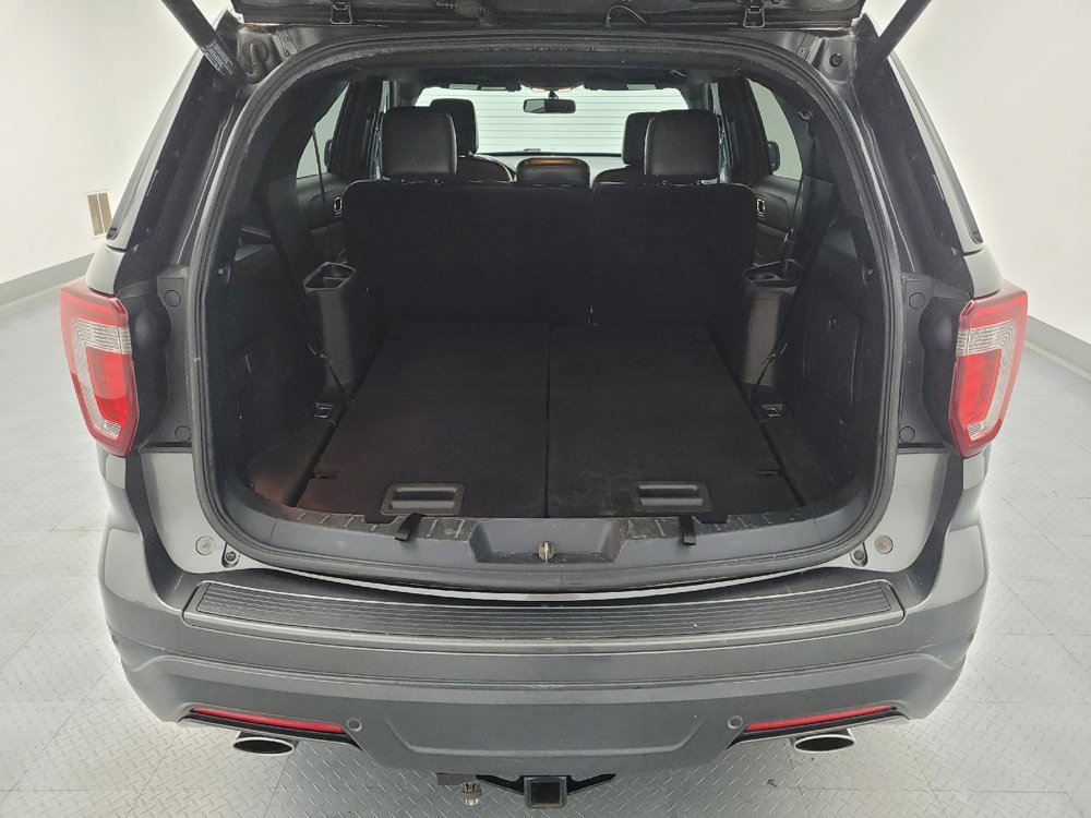 Used 2018 Ford Explorer XLT w/ Equipment Group 202A FWD image 29
