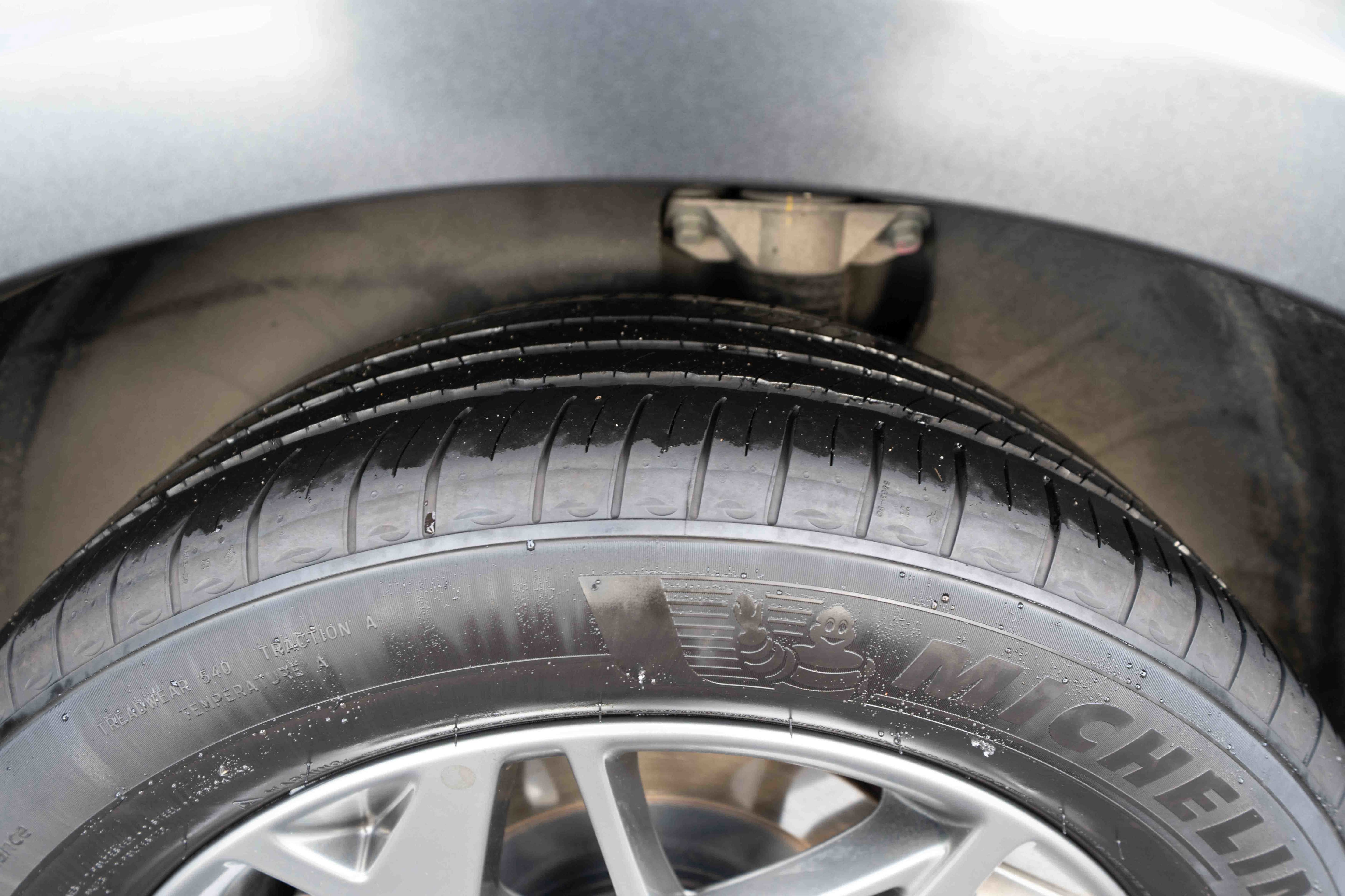 Used 2023 Genesis GV70 2.5T w/ Advanced Package image 31