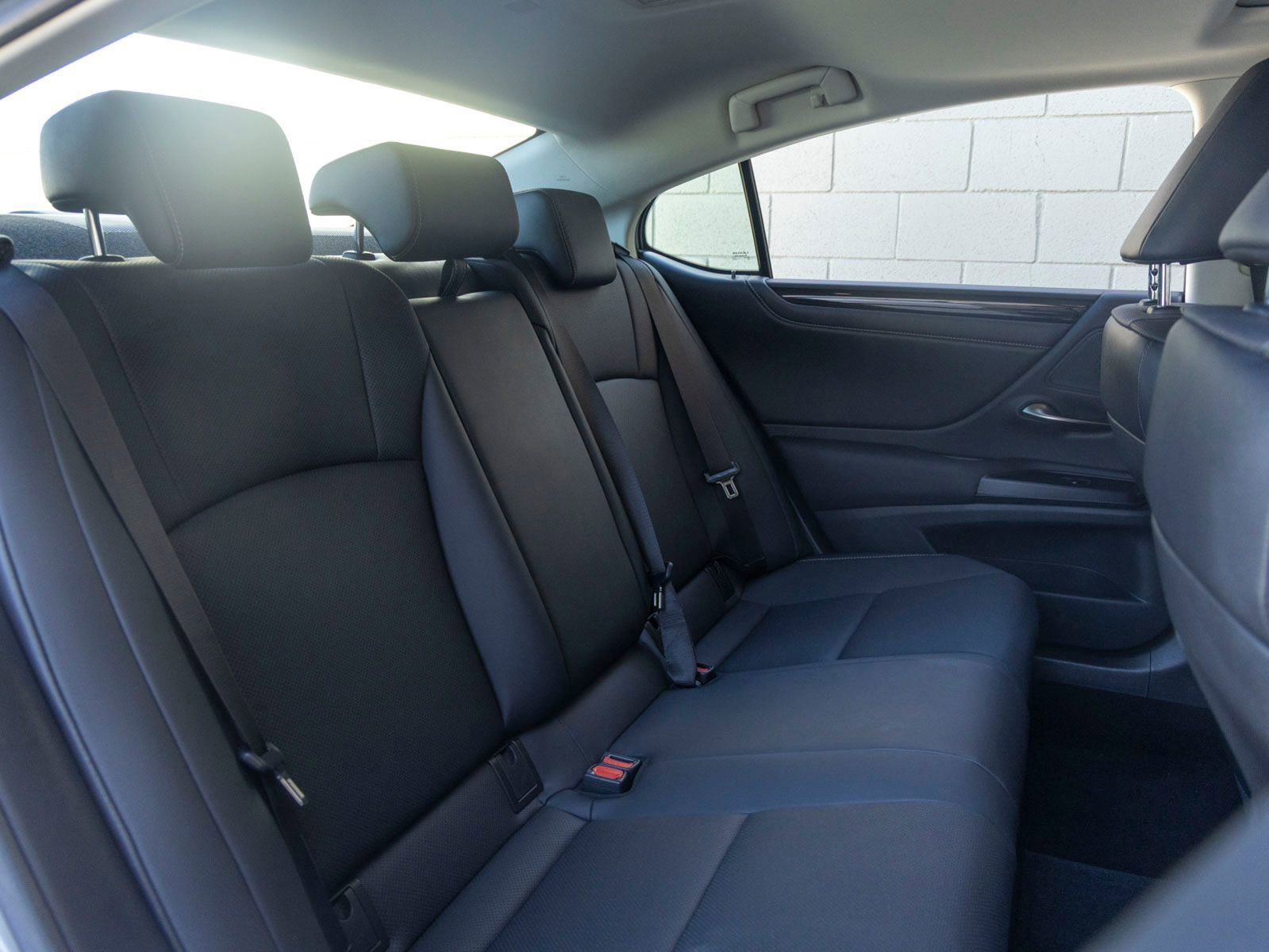 Used 2021 Lexus ES 300h w/ Premium Package image 23