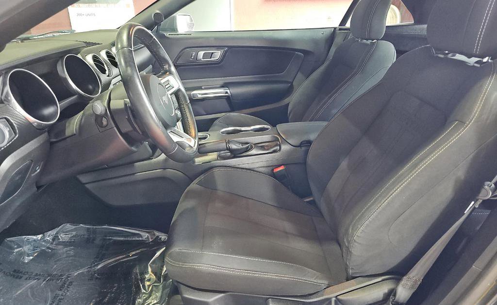 Used 2019 Ford Mustang Convertible RWD image 10