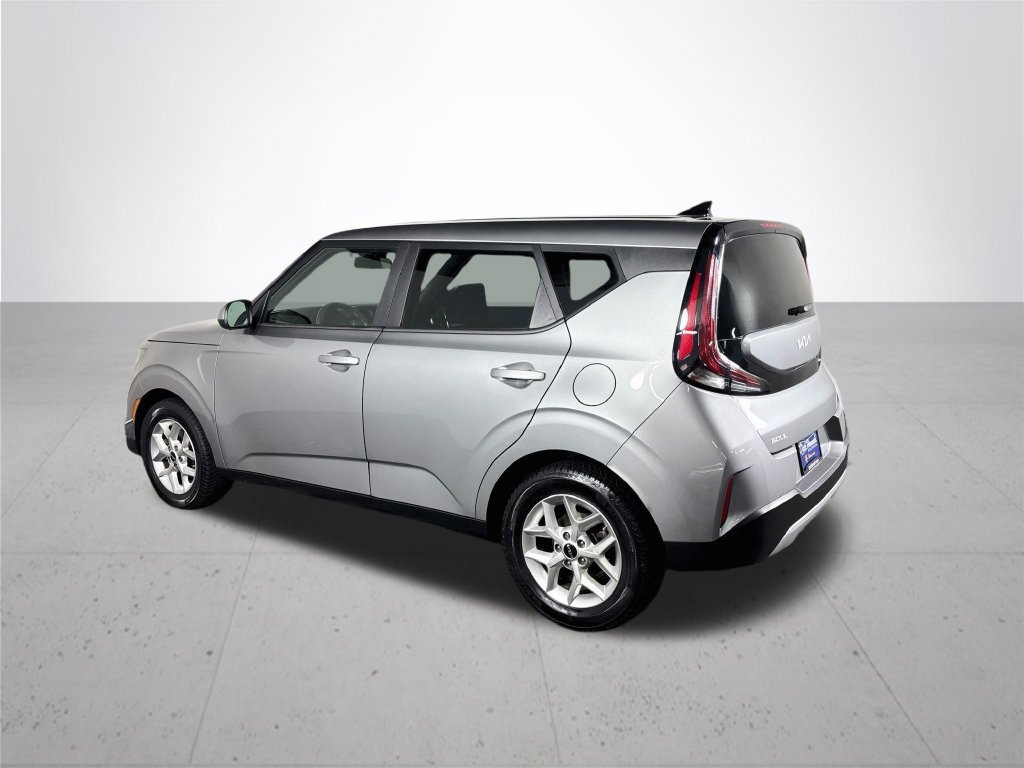 Used 2023 Kia Soul LX w/ LX Technology Package FWD image 8